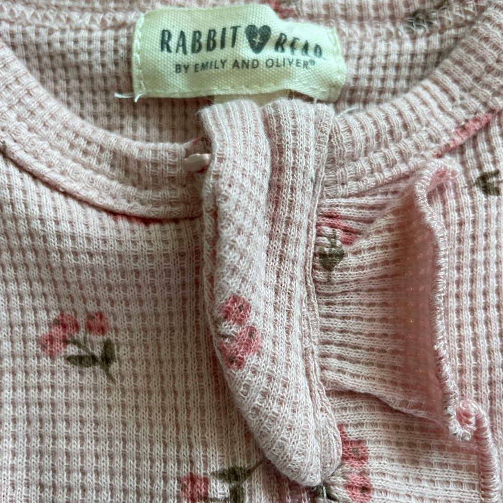 Rabbit + Bear set of 2 Charming Pink and Floral Kids Footies size 6/9 months - Picture 2 of 3
